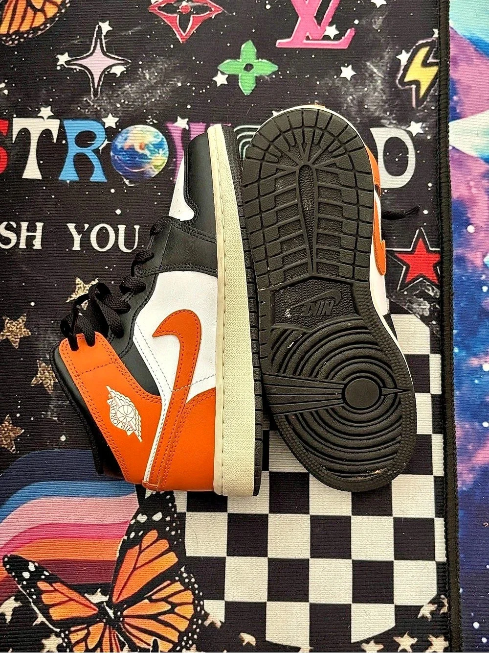 Jordan Air Jordan 1 Retro High OG High-Top Sneakers Orange & Black Boys US 5Y